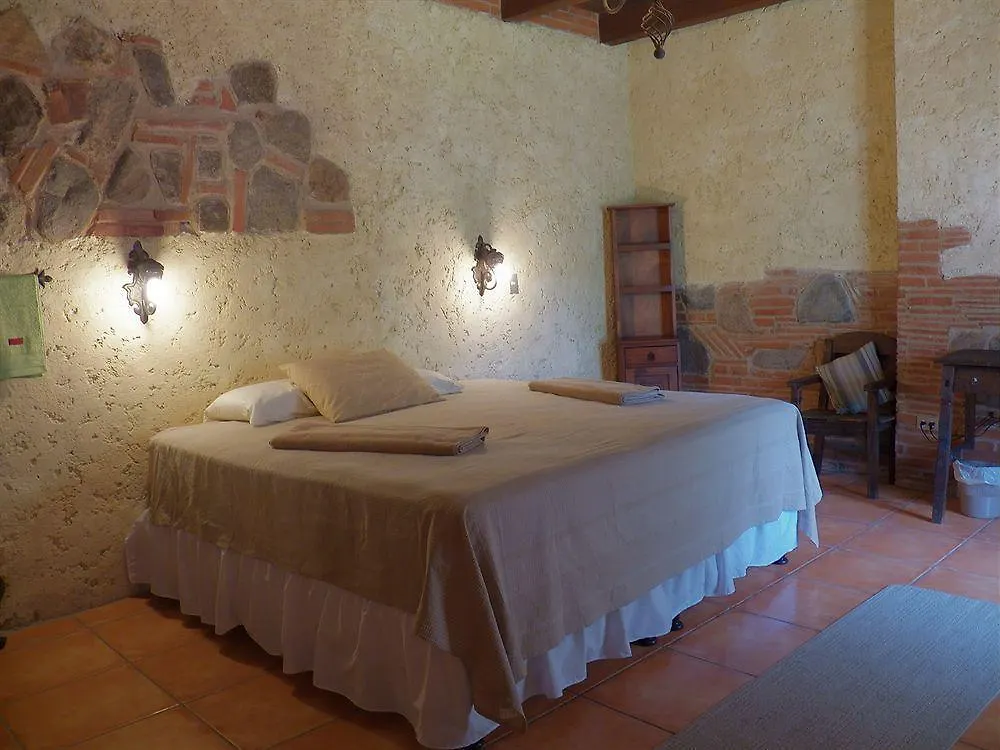 Hotel Ciudad Condal Antigua 3*,