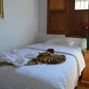 3* Hotel Y Galeria Uxlabil